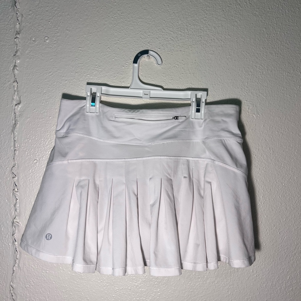 Lululemon Align High-Rise Tennis Skirt | White |
Size 6